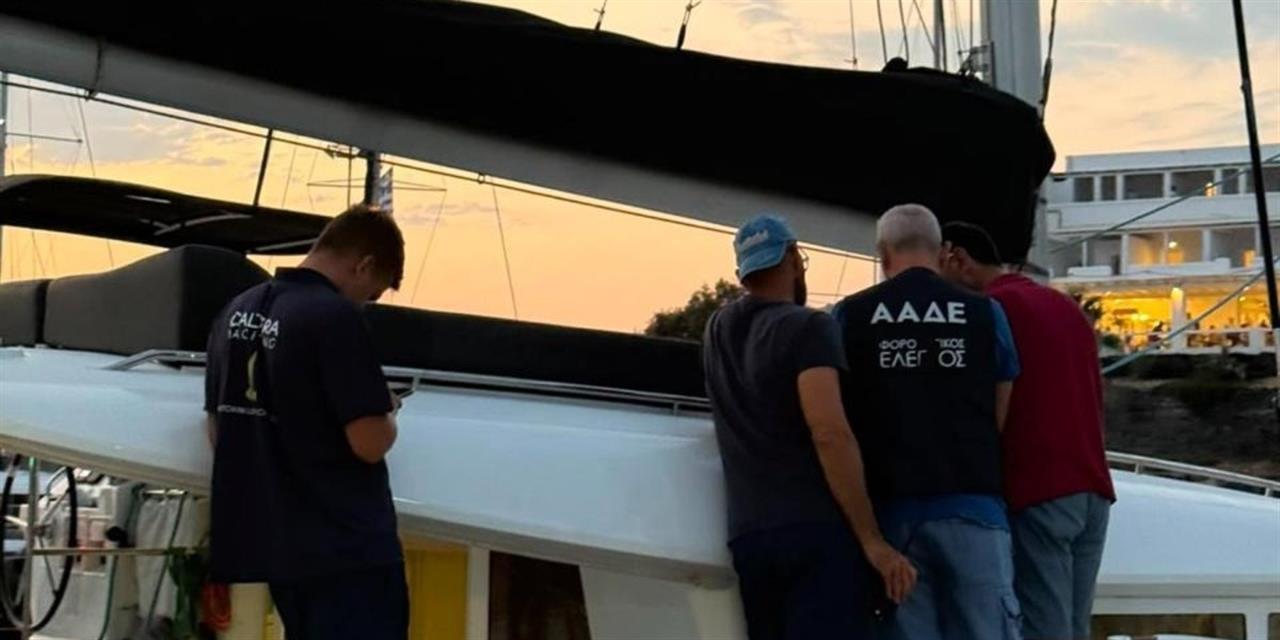 Φοροδιαφυγή σχεδόν για 1 στα 2 τουριστικά σκάφη στην Σαντορίνη